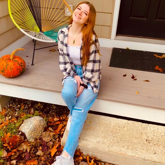 Meet your Posher, Danielle - Picture 1 of 1